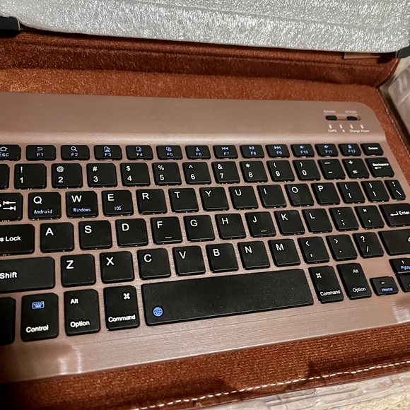 NIB Digital Gadgets Universal Bluetooth wire free keyboard case - Picture 12 of 15